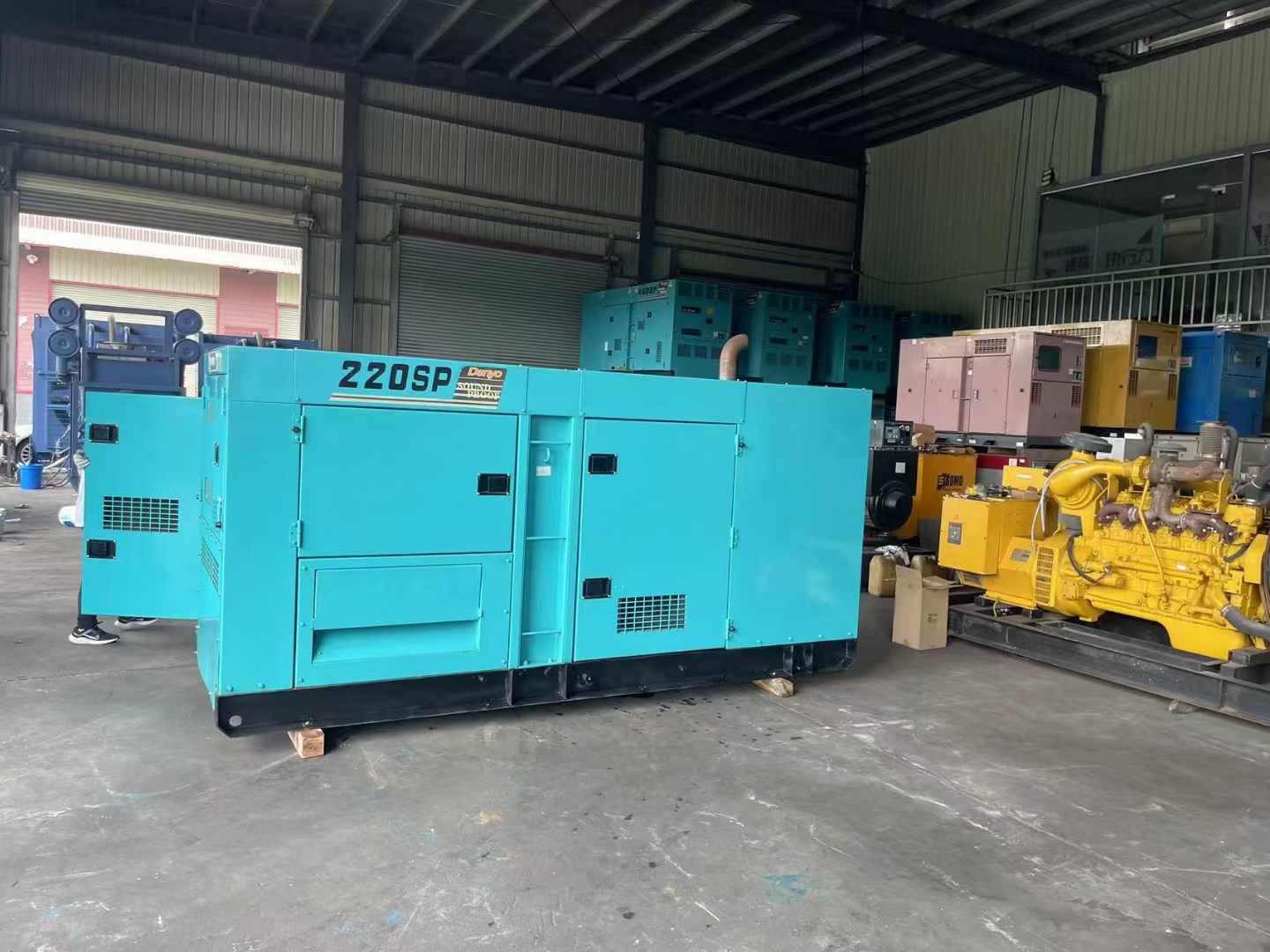 龙河镇800kW 柴油发电机的输出电流波动范围是多少？