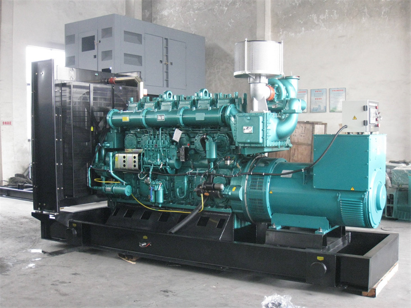 龙河镇200KW 柴油发电机的油耗是多少？