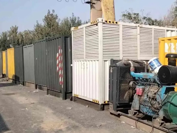 龙河镇200KW柴油发电机机组每小时油耗是多少？