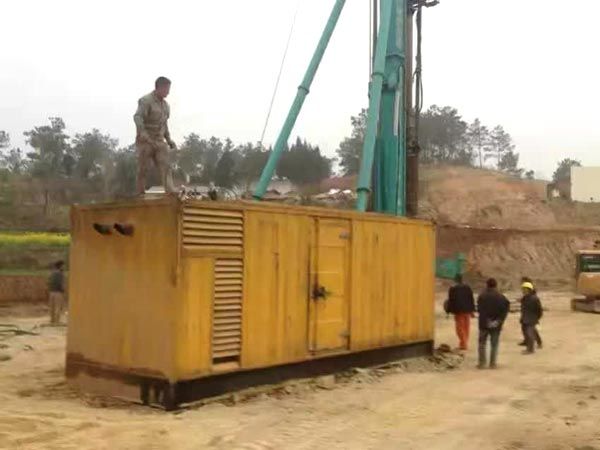 龙河镇如何判断水冷式机油散热器密封件是否需要更换？